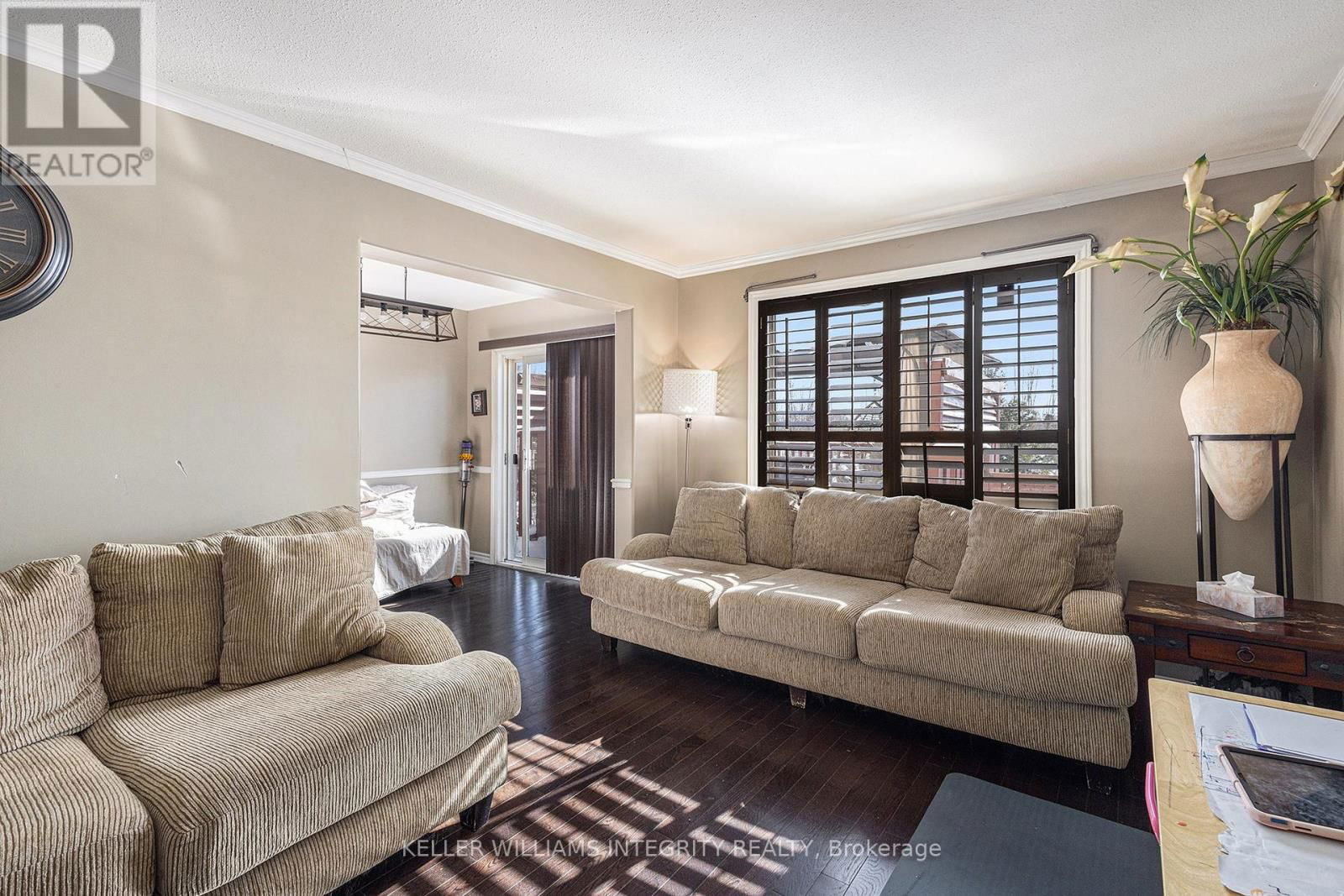 2114 BERGAMOT CIRCLE Image 7