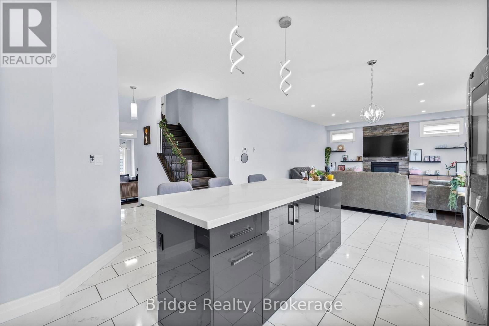 161 HEMLOCK STREET Image 14