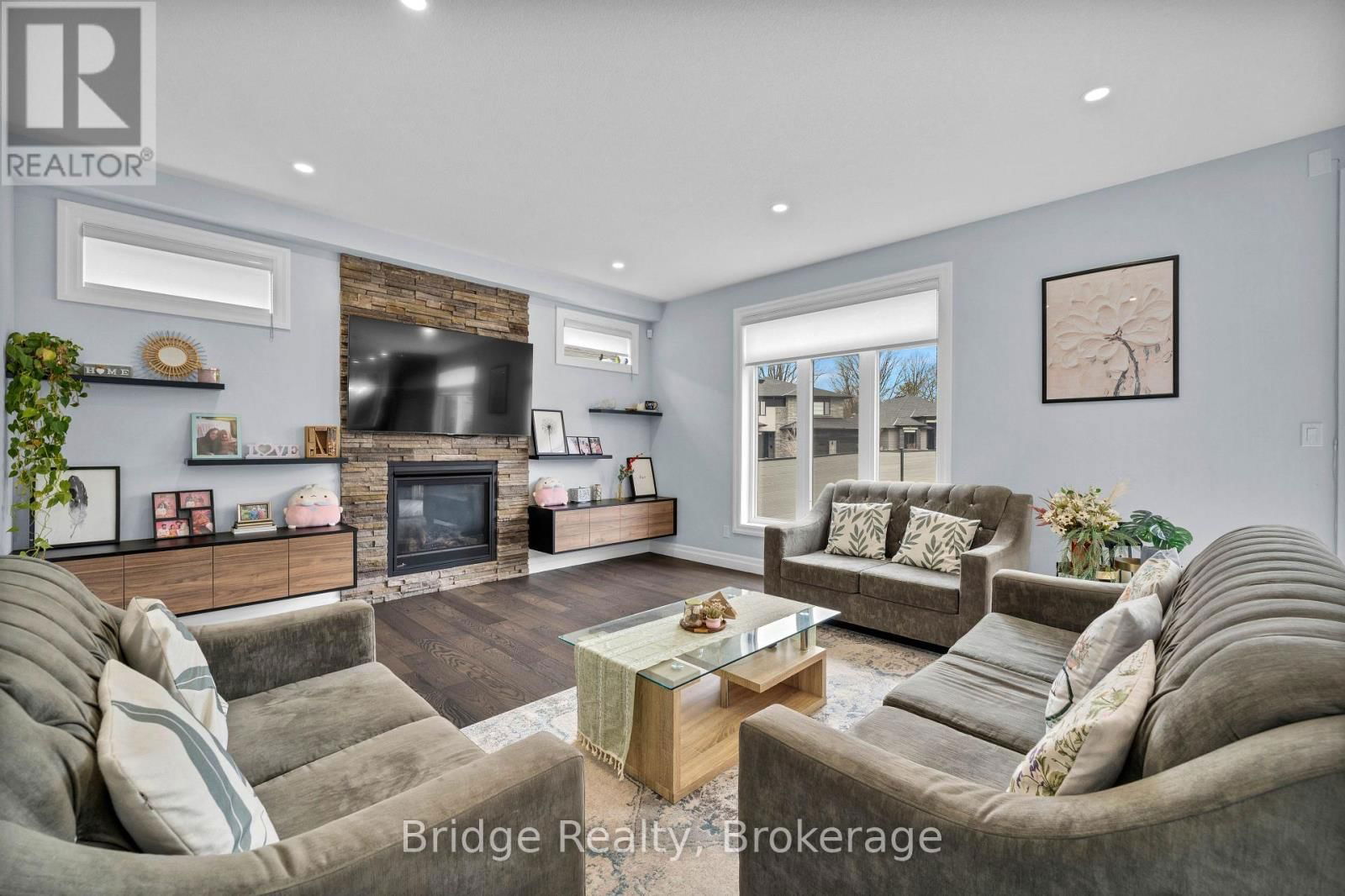 161 HEMLOCK STREET Image 15