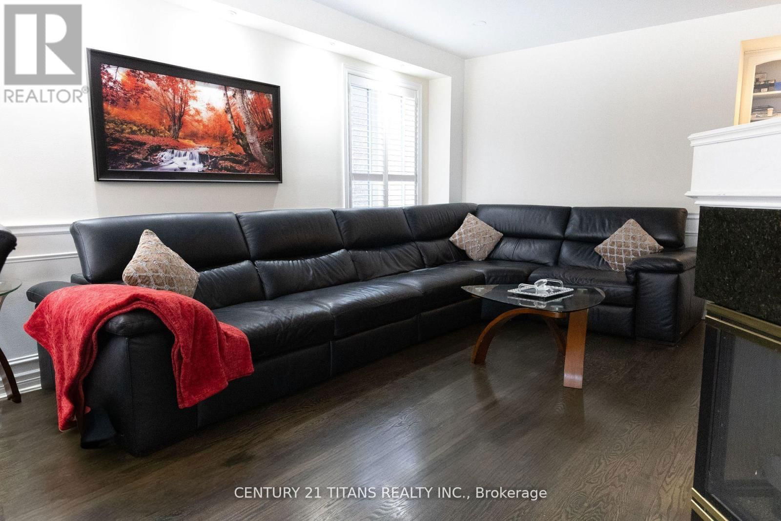 99 DONNICI DRIVE Image 13