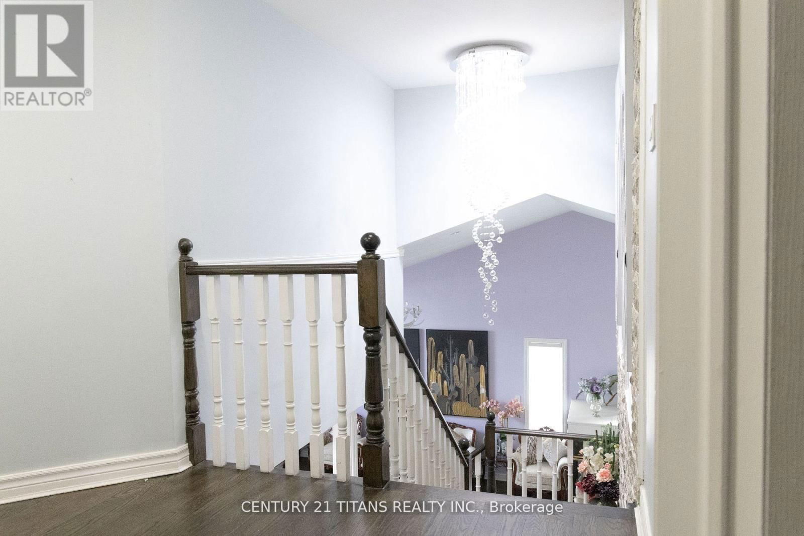 99 DONNICI DRIVE Image 17