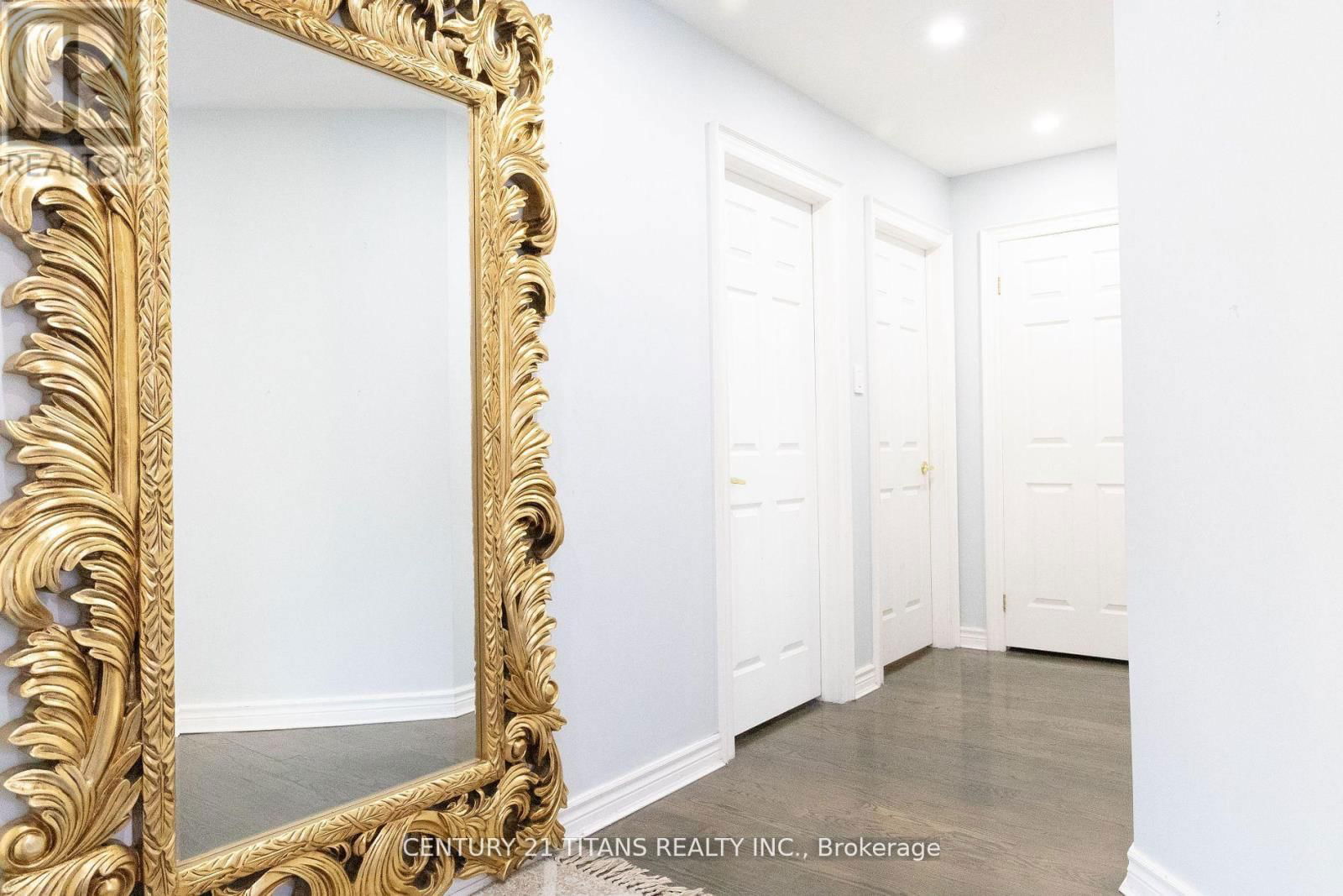 99 DONNICI DRIVE Image 19