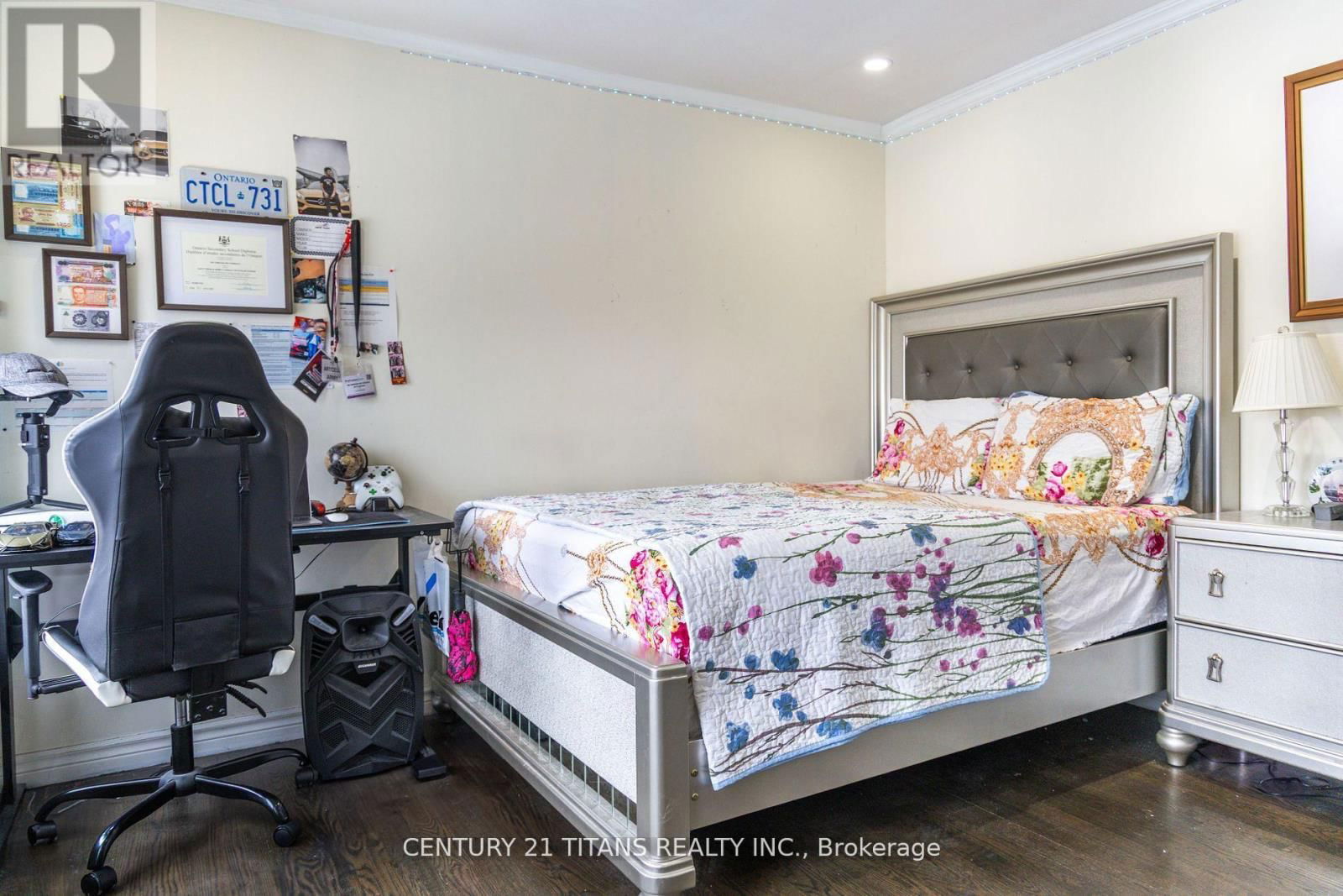 99 DONNICI DRIVE Image 31