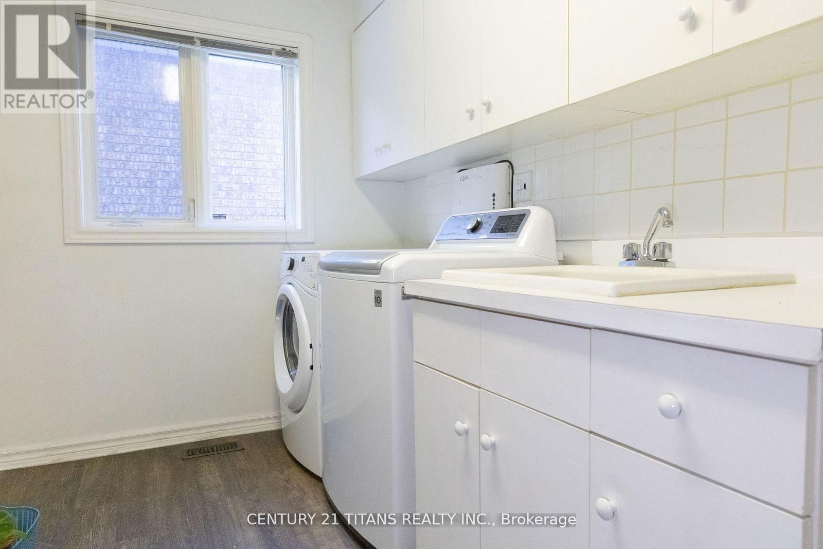 99 DONNICI DRIVE Image 35