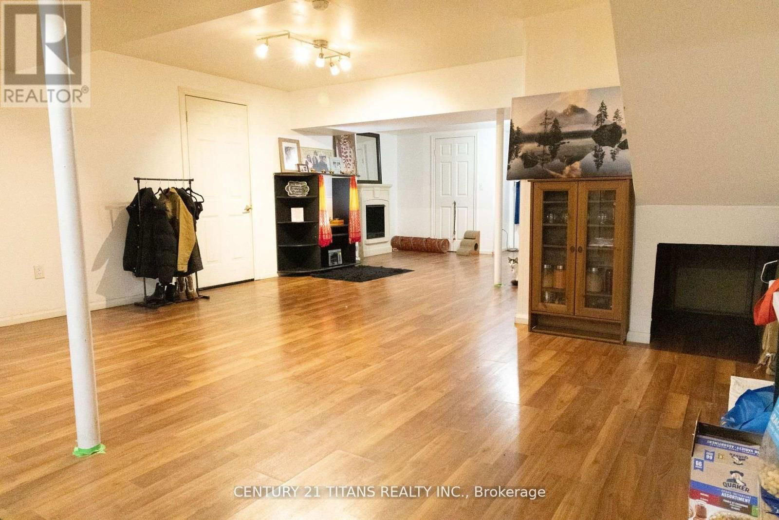 99 DONNICI DRIVE Image 37