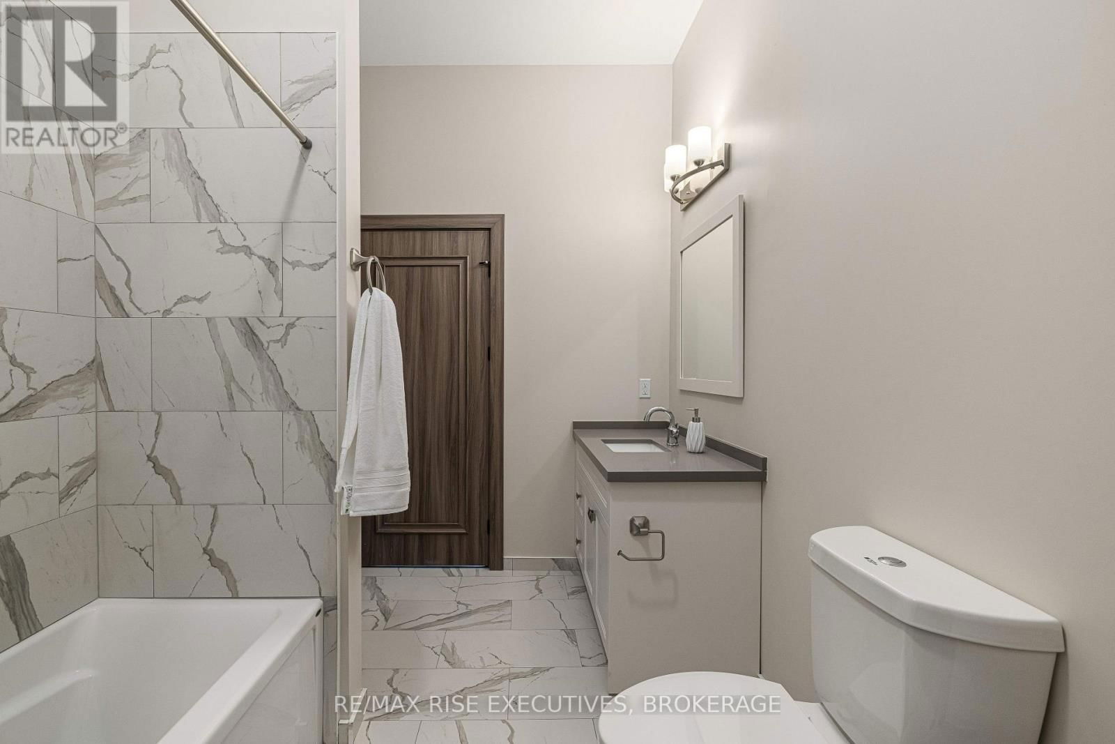 423 - 2274 PRINCESS STREET Image 15