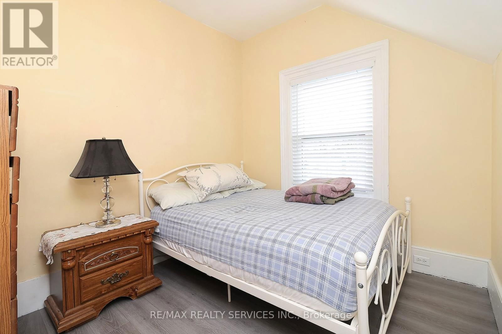 240 FREELTON ROAD Image 15