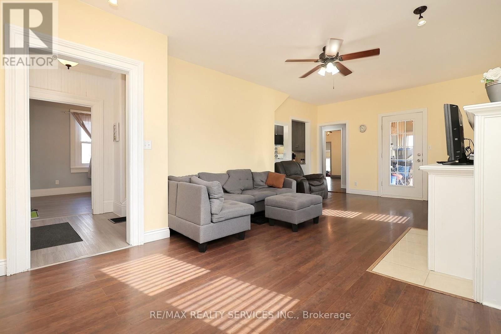 240 FREELTON ROAD Image 4