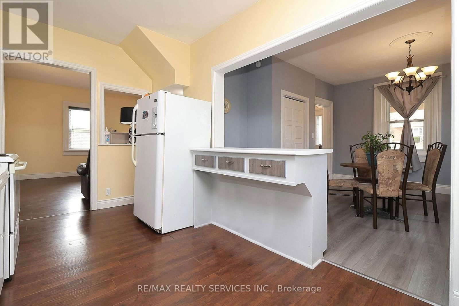 240 FREELTON ROAD Image 5