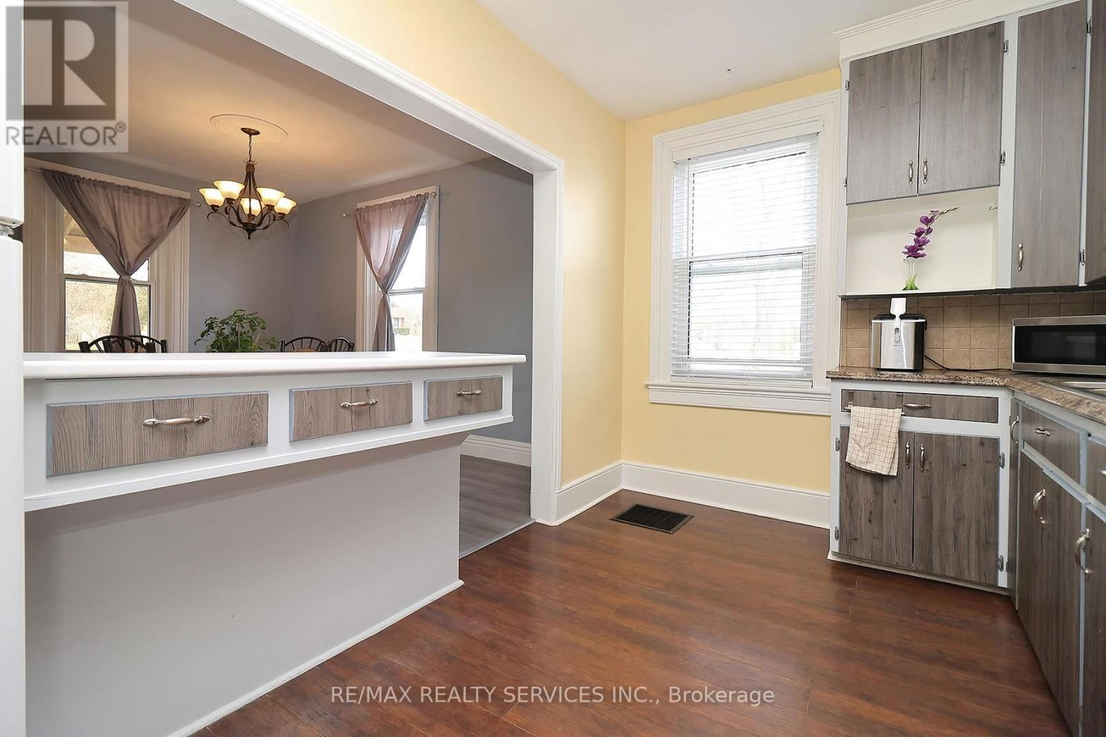 240 FREELTON ROAD Image 7