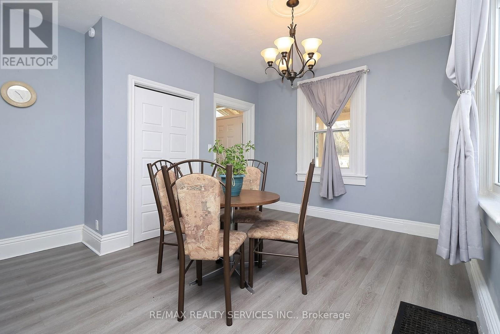 240 FREELTON ROAD Image 9