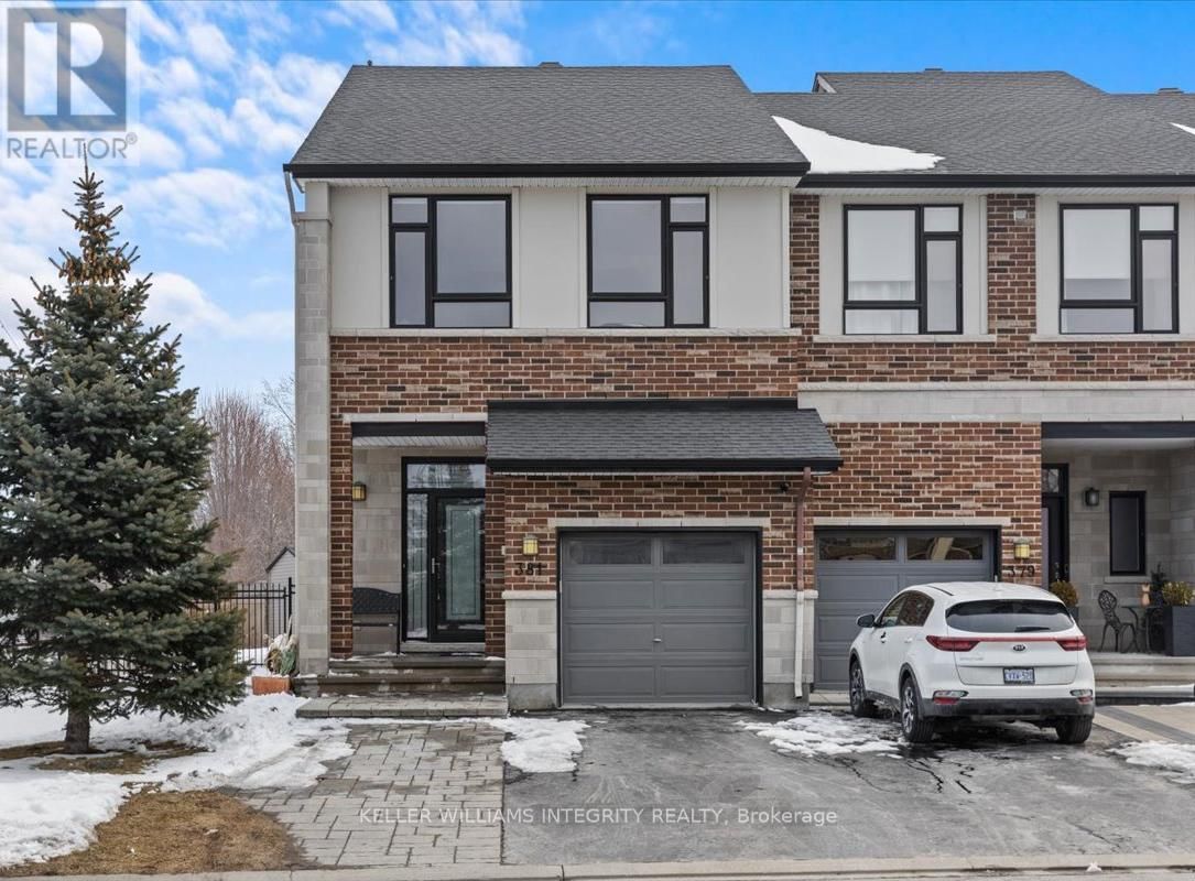381 COOKS MILL CRESCENT Image 1