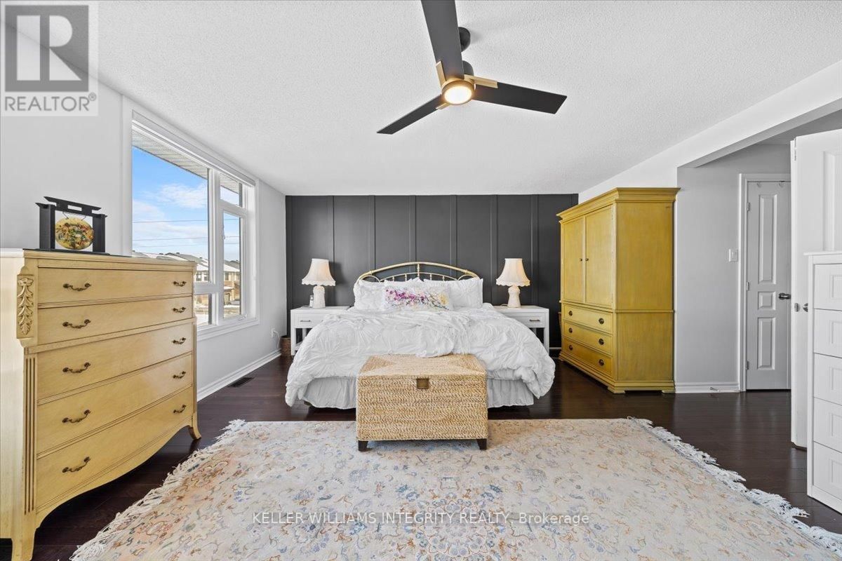 381 COOKS MILL CRESCENT Image 15
