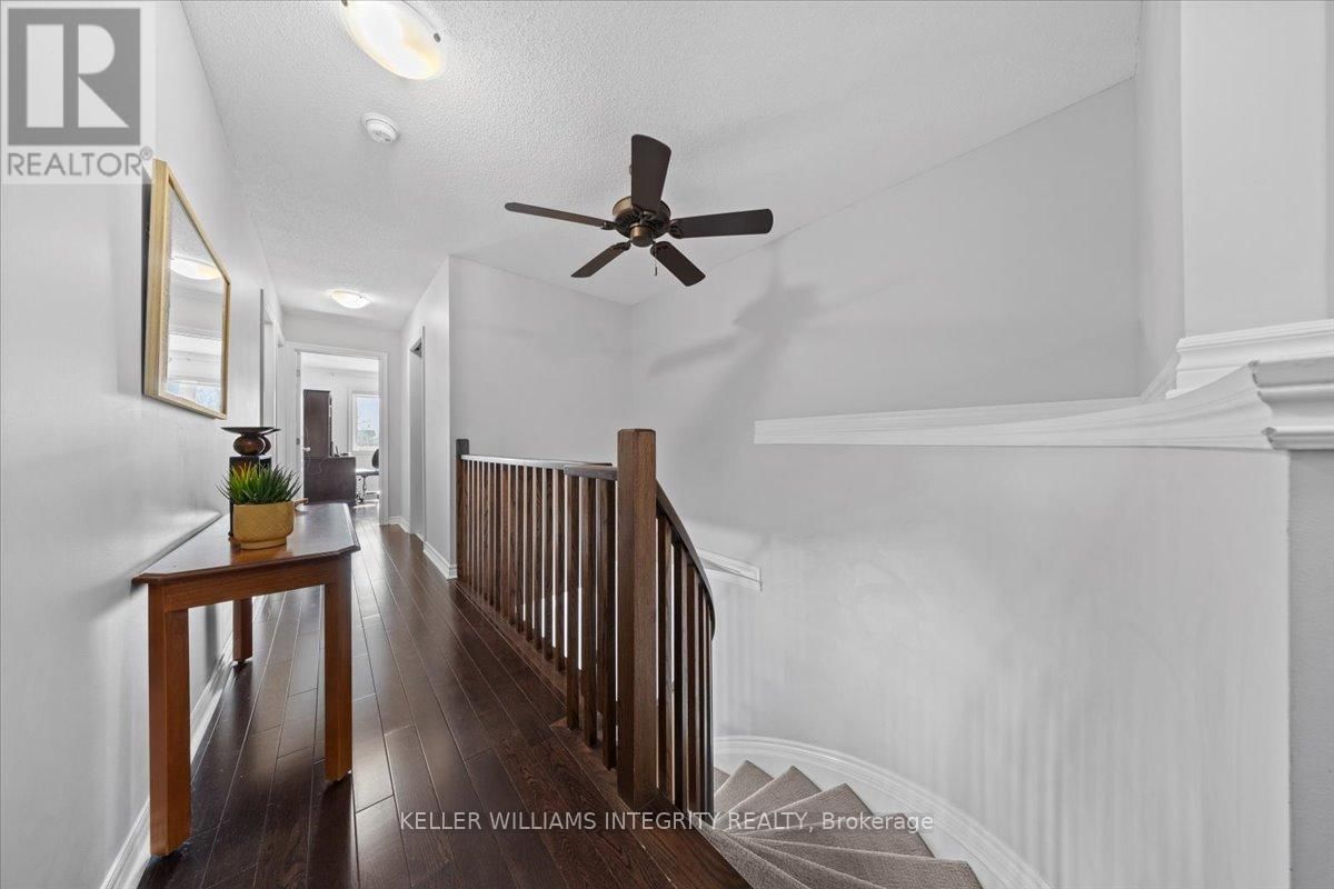 381 COOKS MILL CRESCENT Image 22