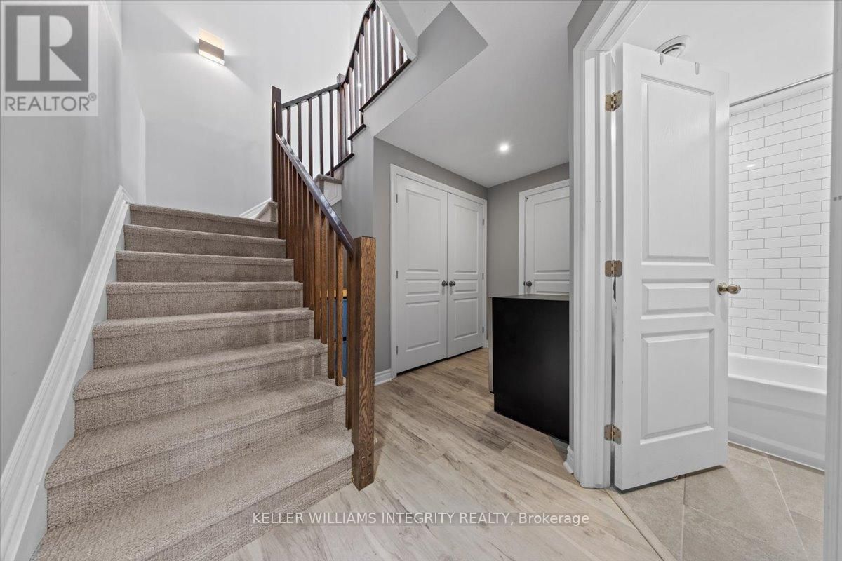 381 COOKS MILL CRESCENT Image 28