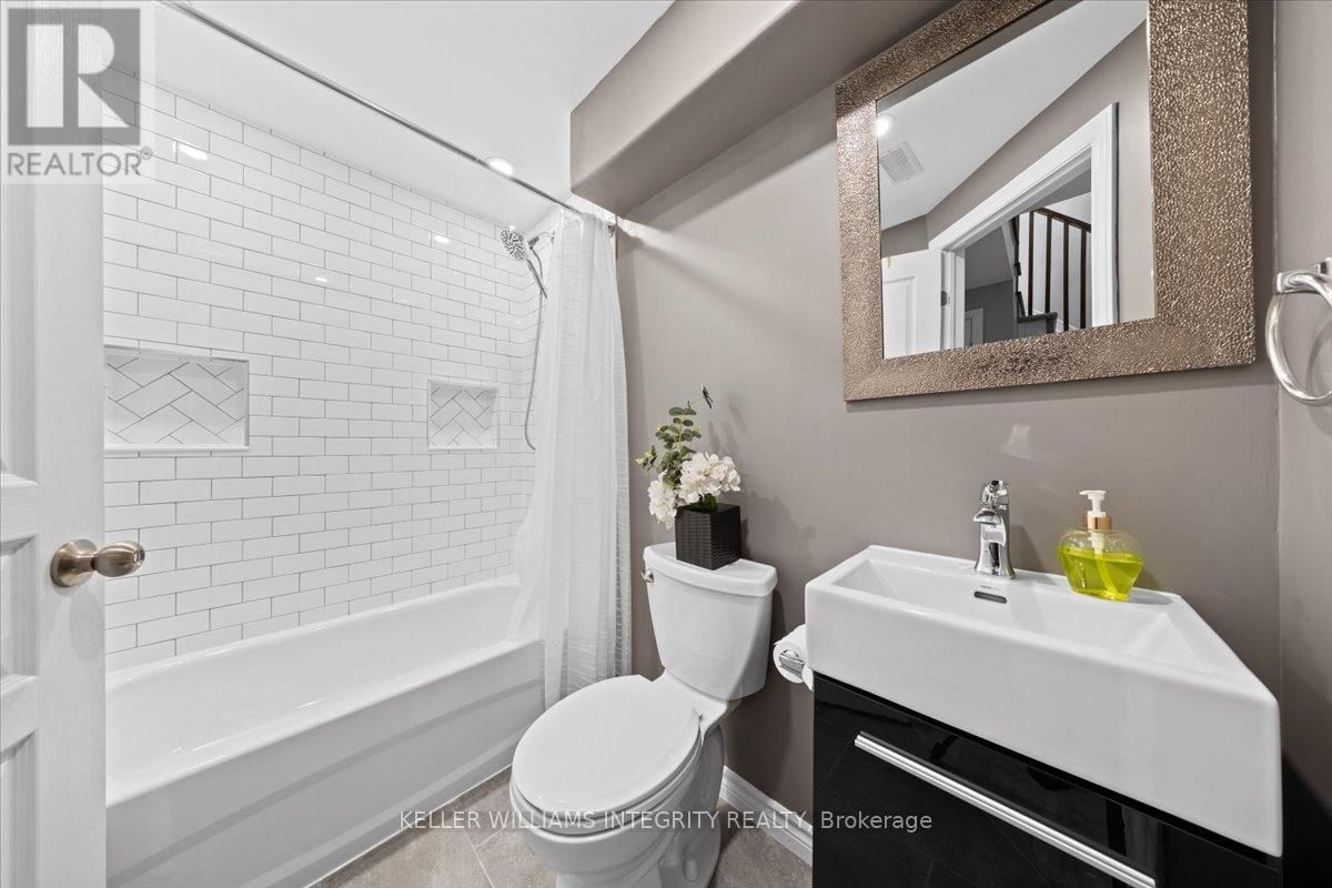 381 COOKS MILL CRESCENT Image 29