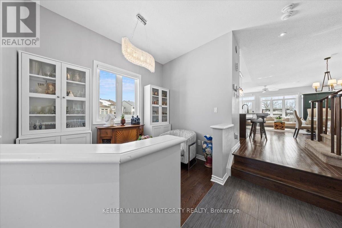 381 COOKS MILL CRESCENT Image 3