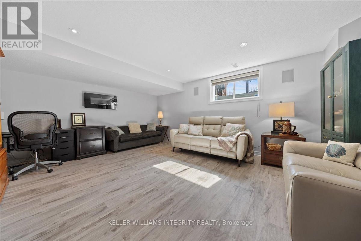 381 COOKS MILL CRESCENT Image 30