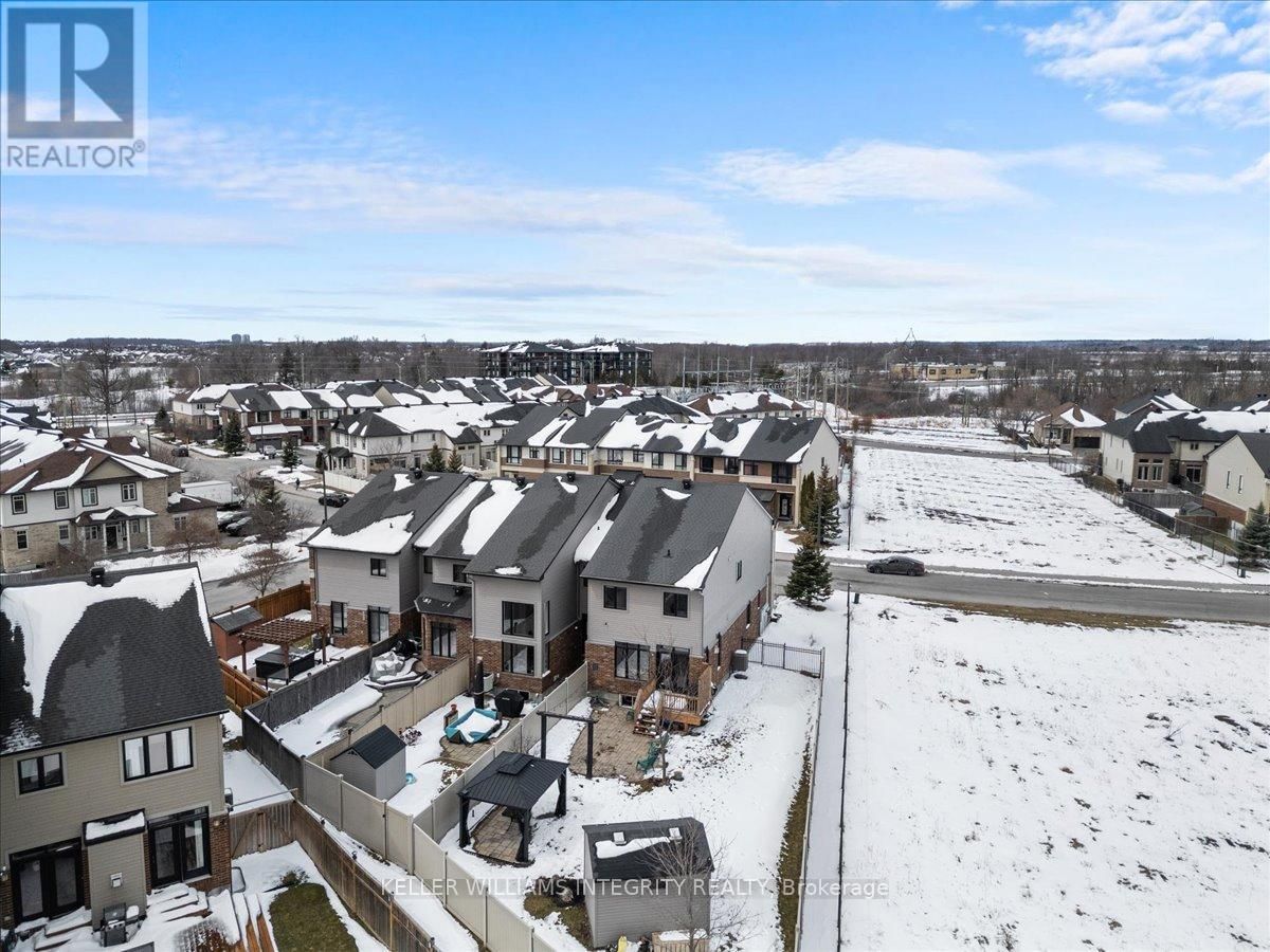 381 COOKS MILL CRESCENT Image 36