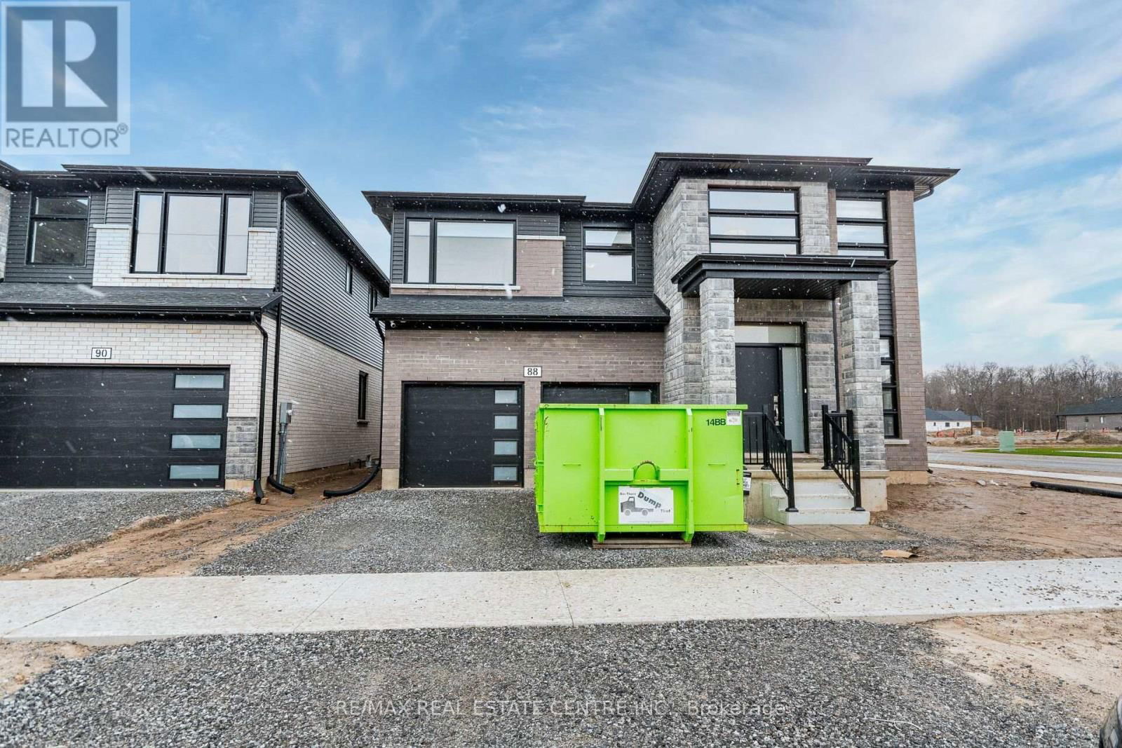 88 ACACIA ROAD Image 1