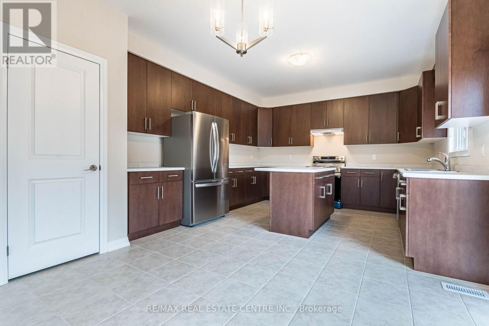 88 ACACIA ROAD Image 10