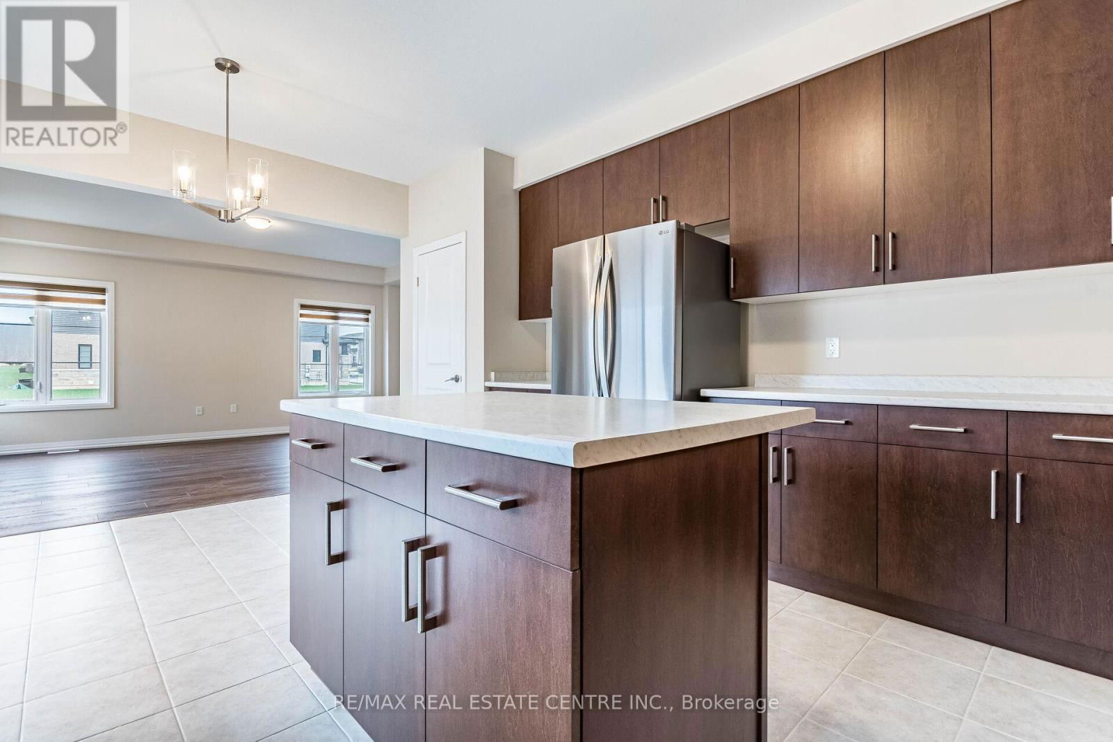 88 ACACIA ROAD Image 12