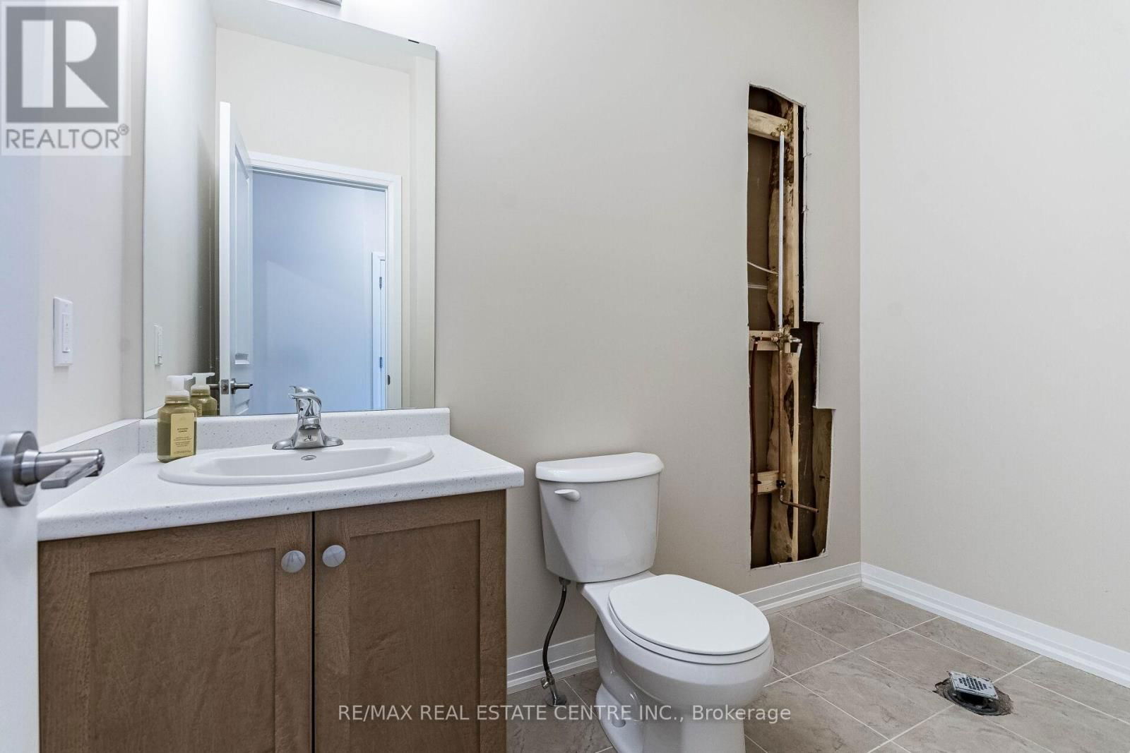 88 ACACIA ROAD Image 14