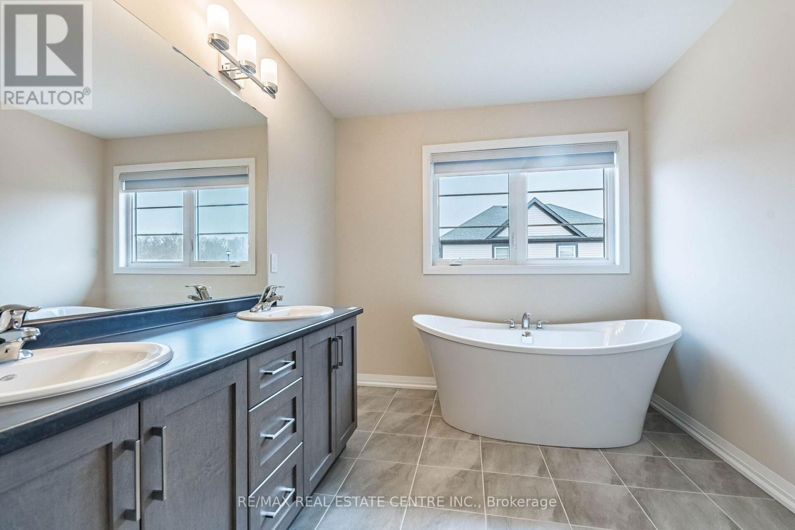 88 ACACIA ROAD Image 22