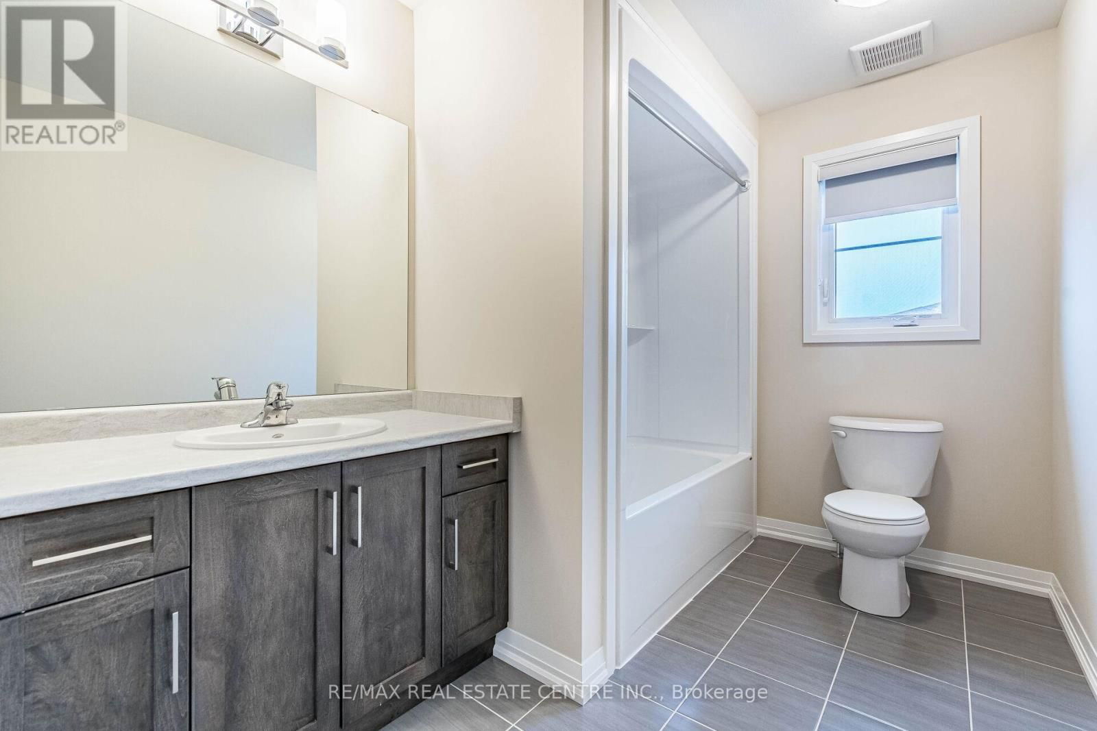88 ACACIA ROAD Image 26