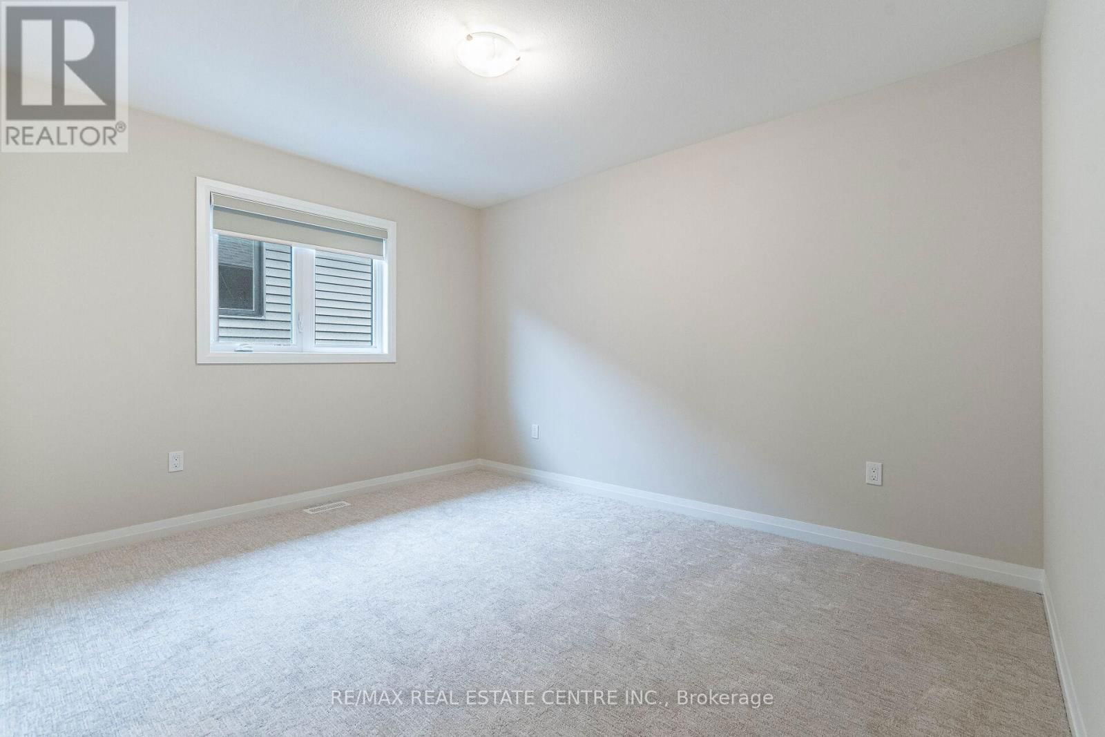 88 ACACIA ROAD Image 30