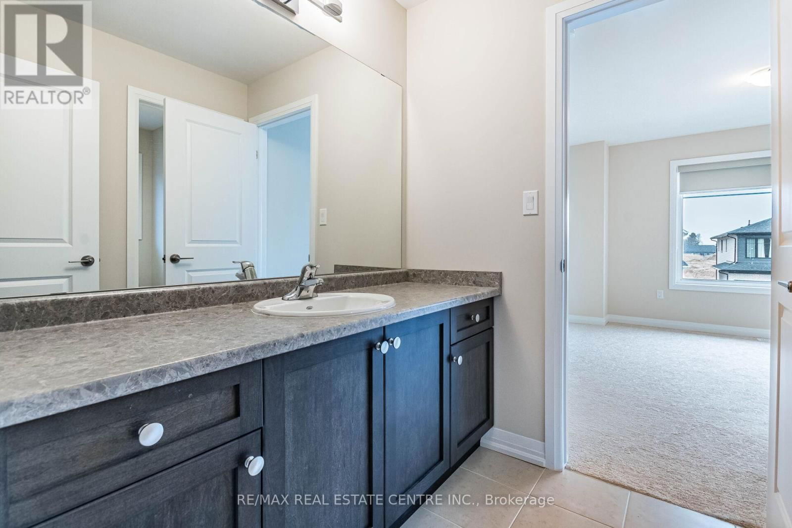 88 ACACIA ROAD Image 31