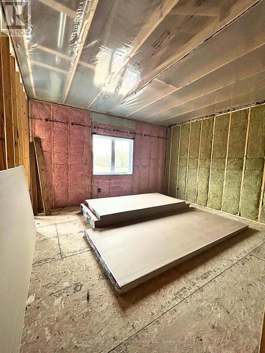 443 PARK STREET WEST Image 4