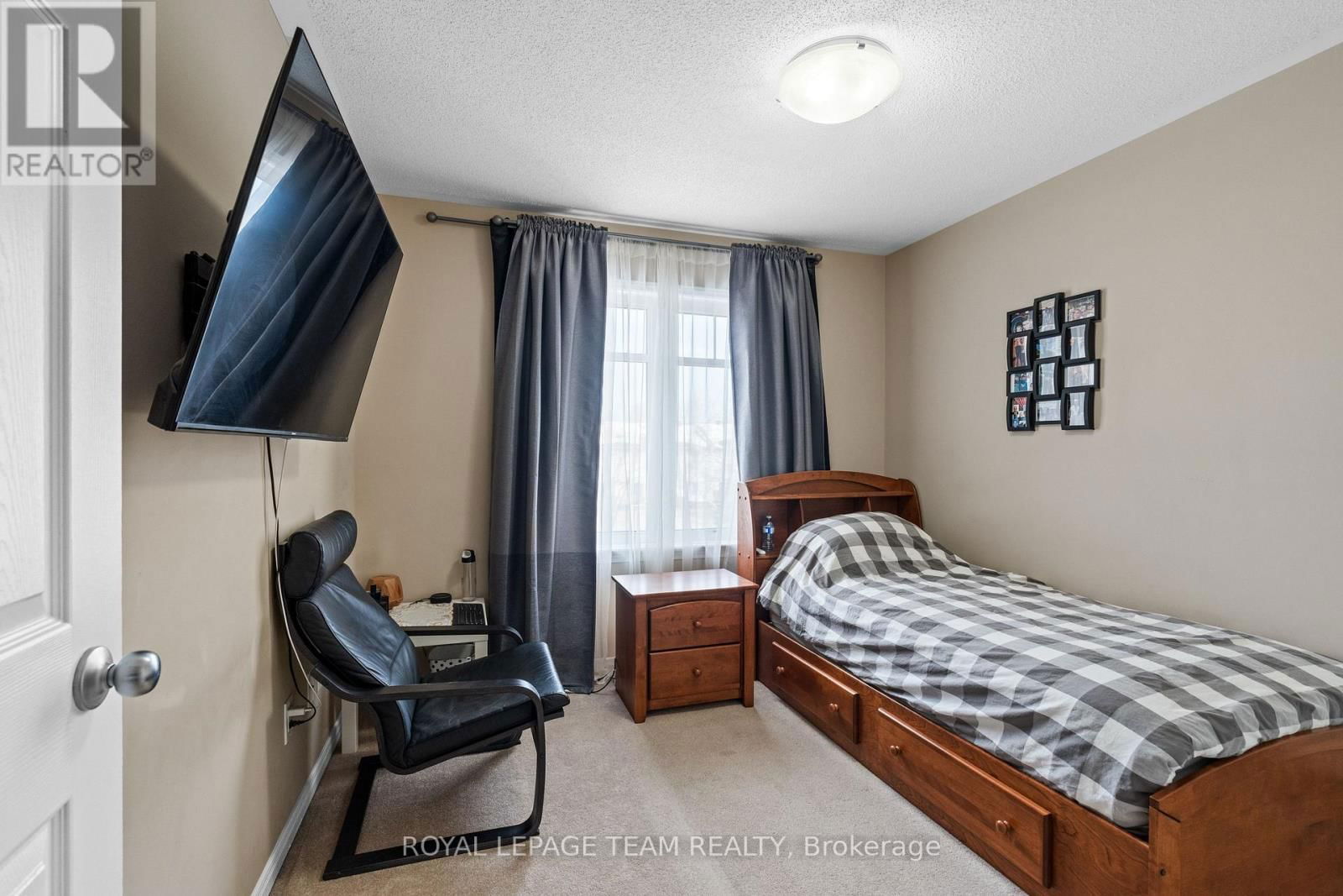 222 LONGFIELDS DRIVE Image 20