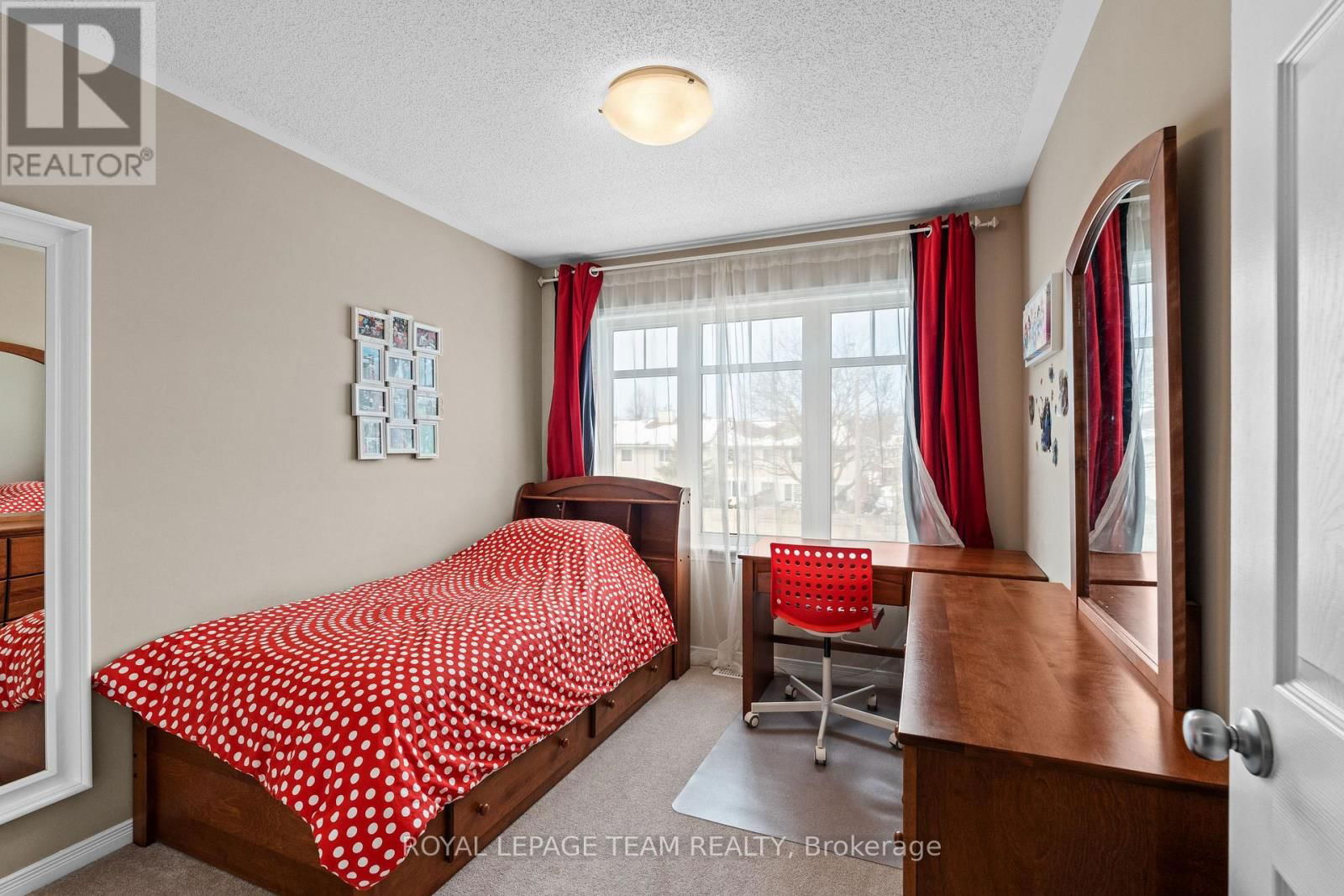 222 LONGFIELDS DRIVE Image 21