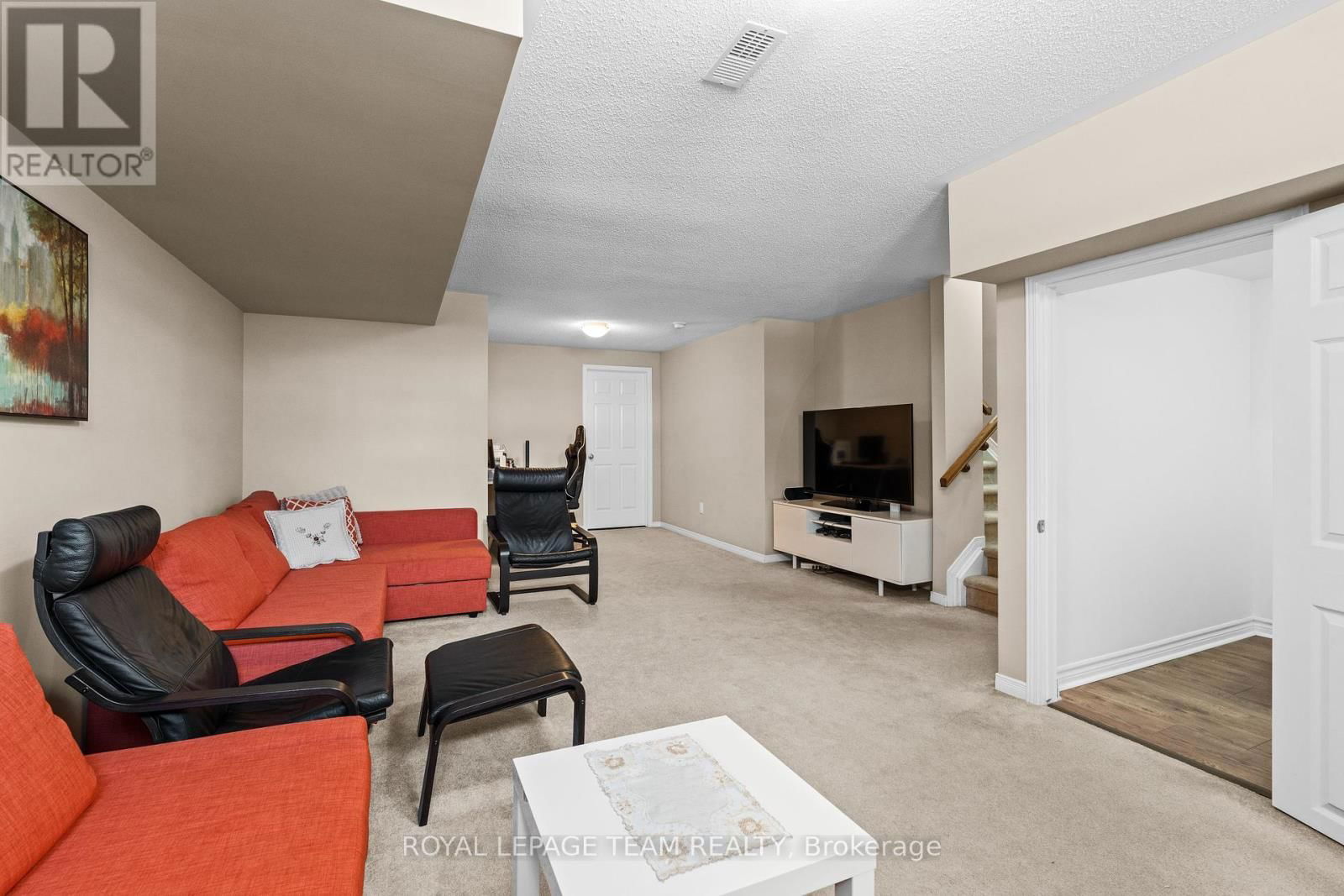 222 LONGFIELDS DRIVE Image 25