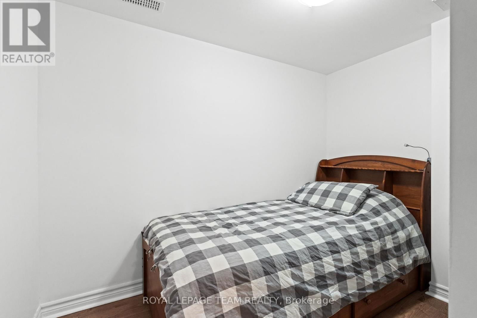 222 LONGFIELDS DRIVE Image 28