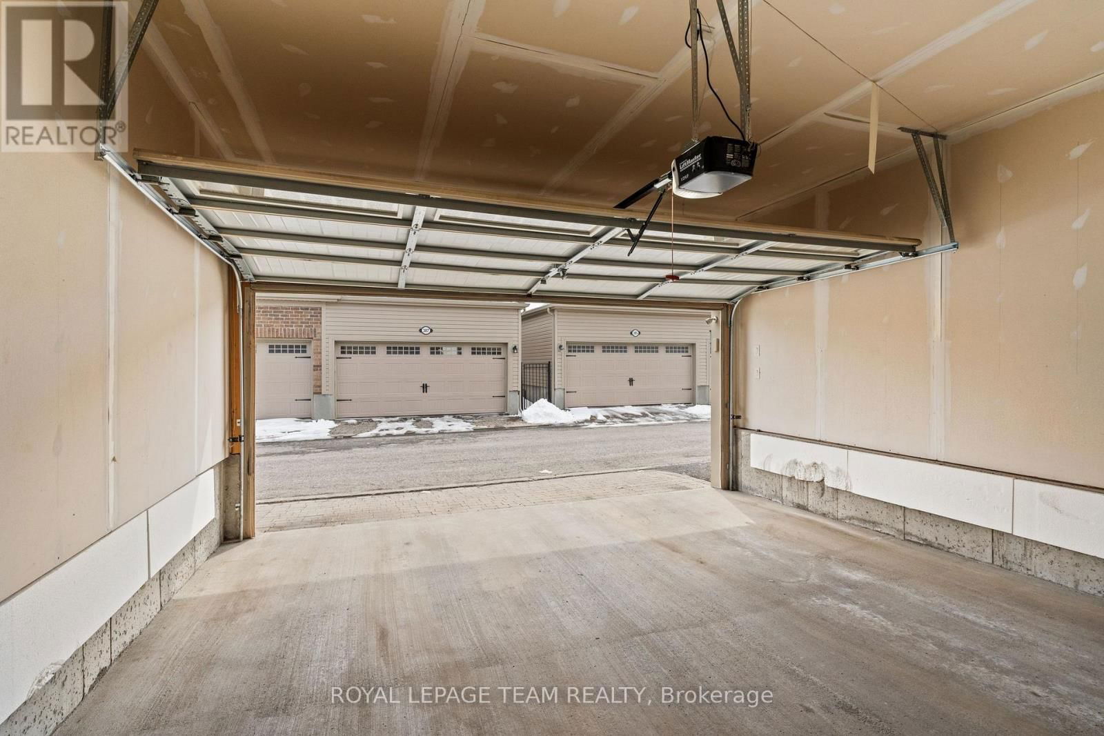 222 LONGFIELDS DRIVE Image 31