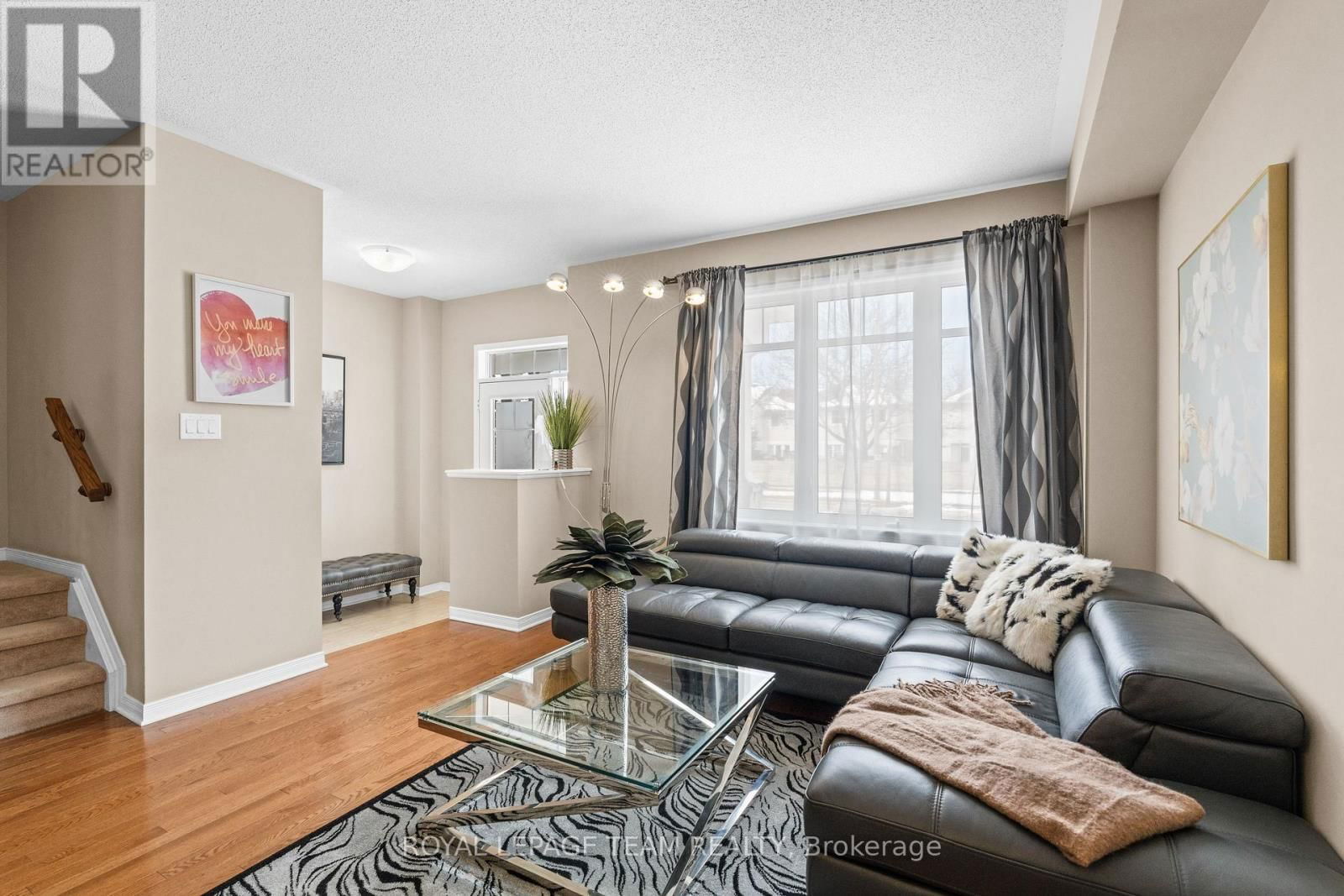 222 LONGFIELDS DRIVE Image 4