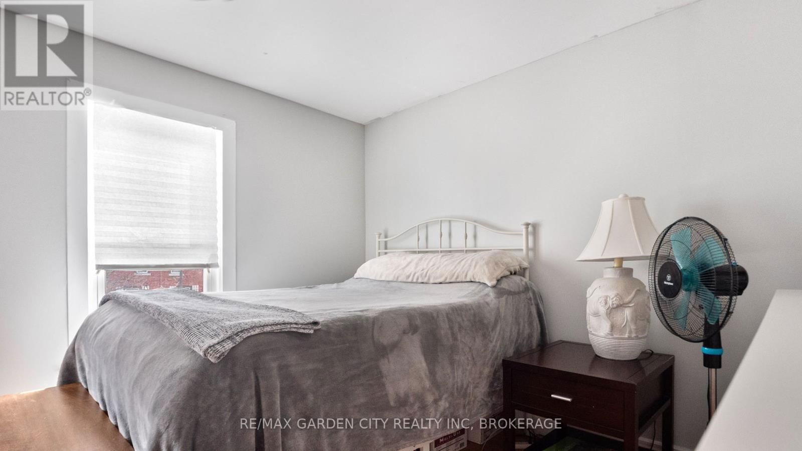 24 BEATRICE STREET Image 12