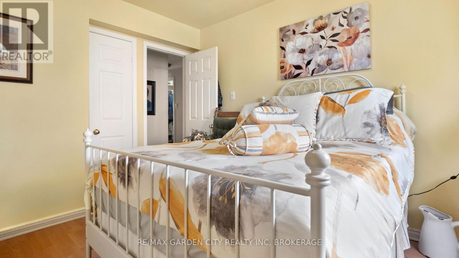 24 BEATRICE STREET Image 19