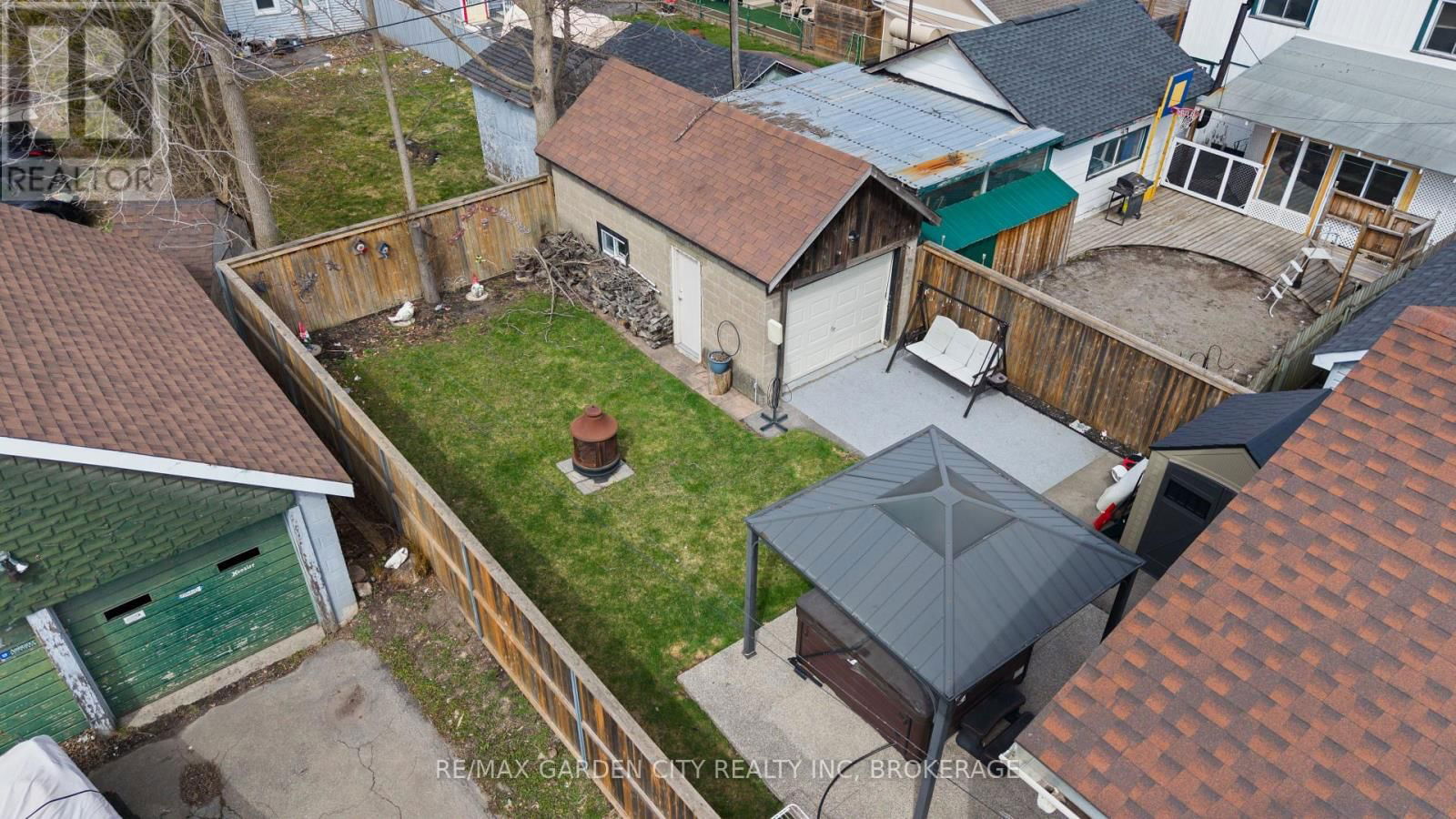 24 BEATRICE STREET Image 4