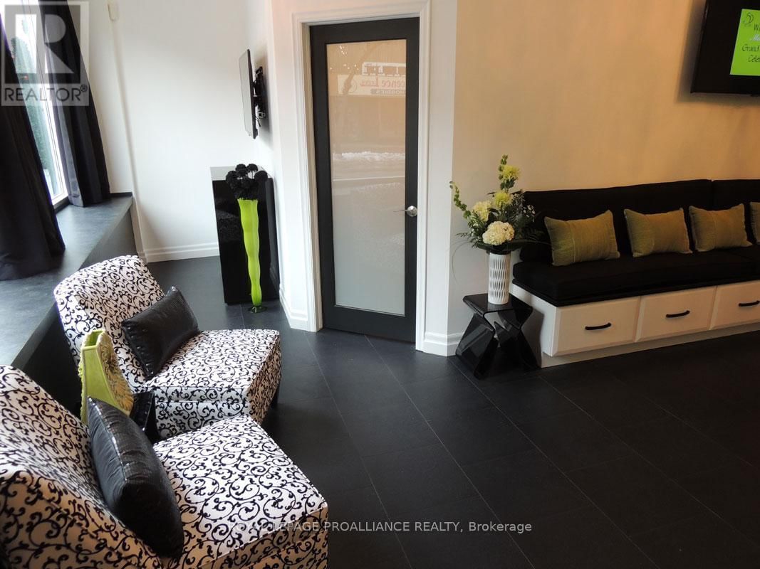 291 FRONT STREET Image 7