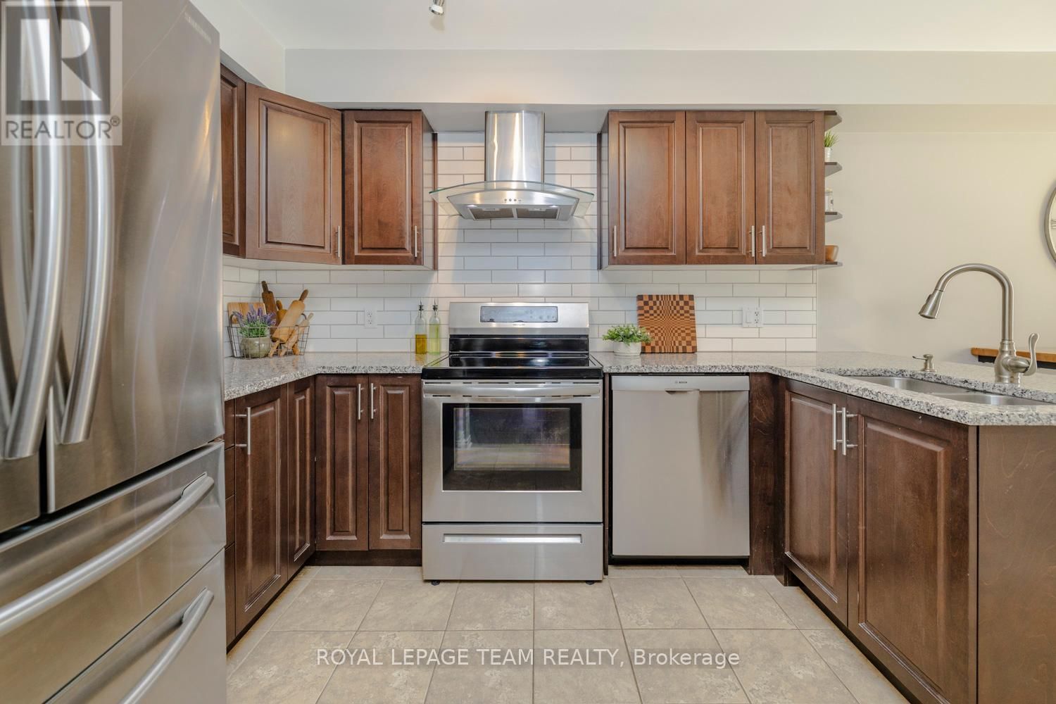 103 CEDARDOWN PRIVATE Image 13
