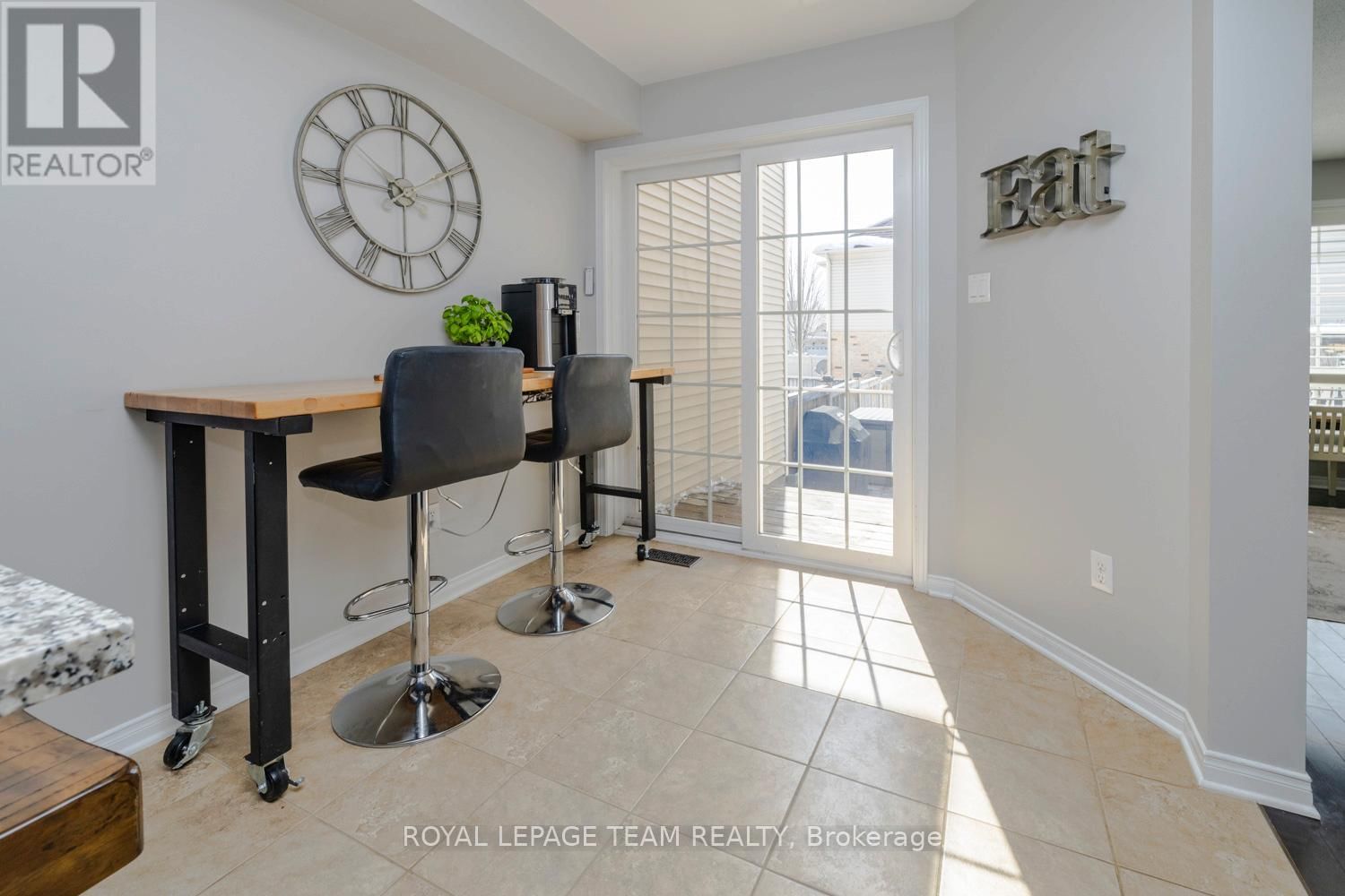 103 CEDARDOWN PRIVATE Image 14