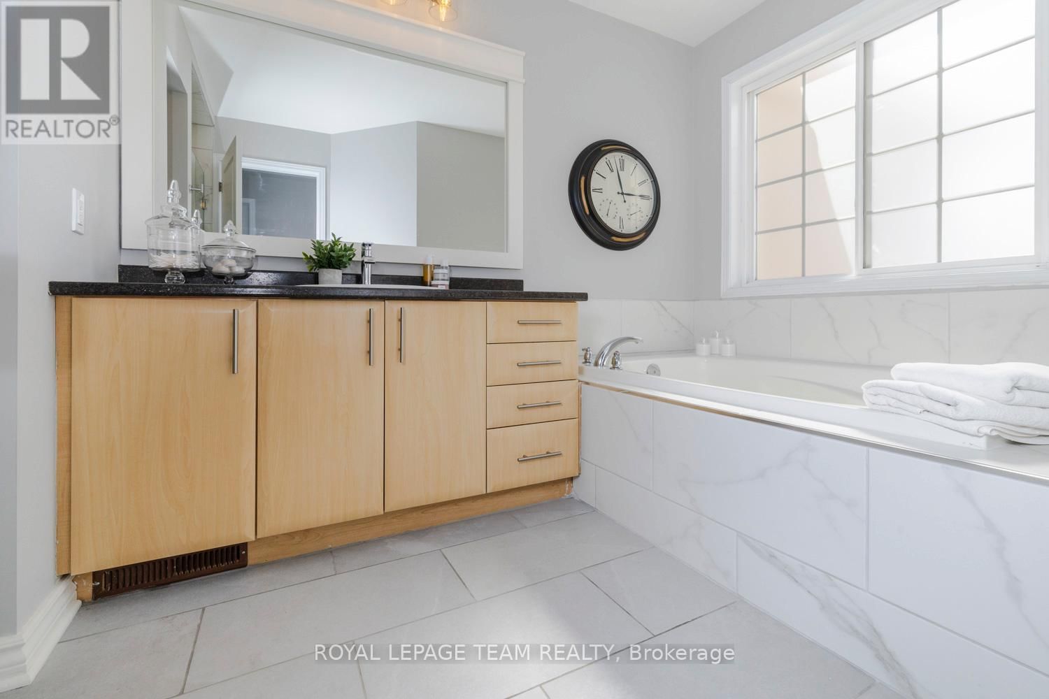 103 CEDARDOWN PRIVATE Image 19