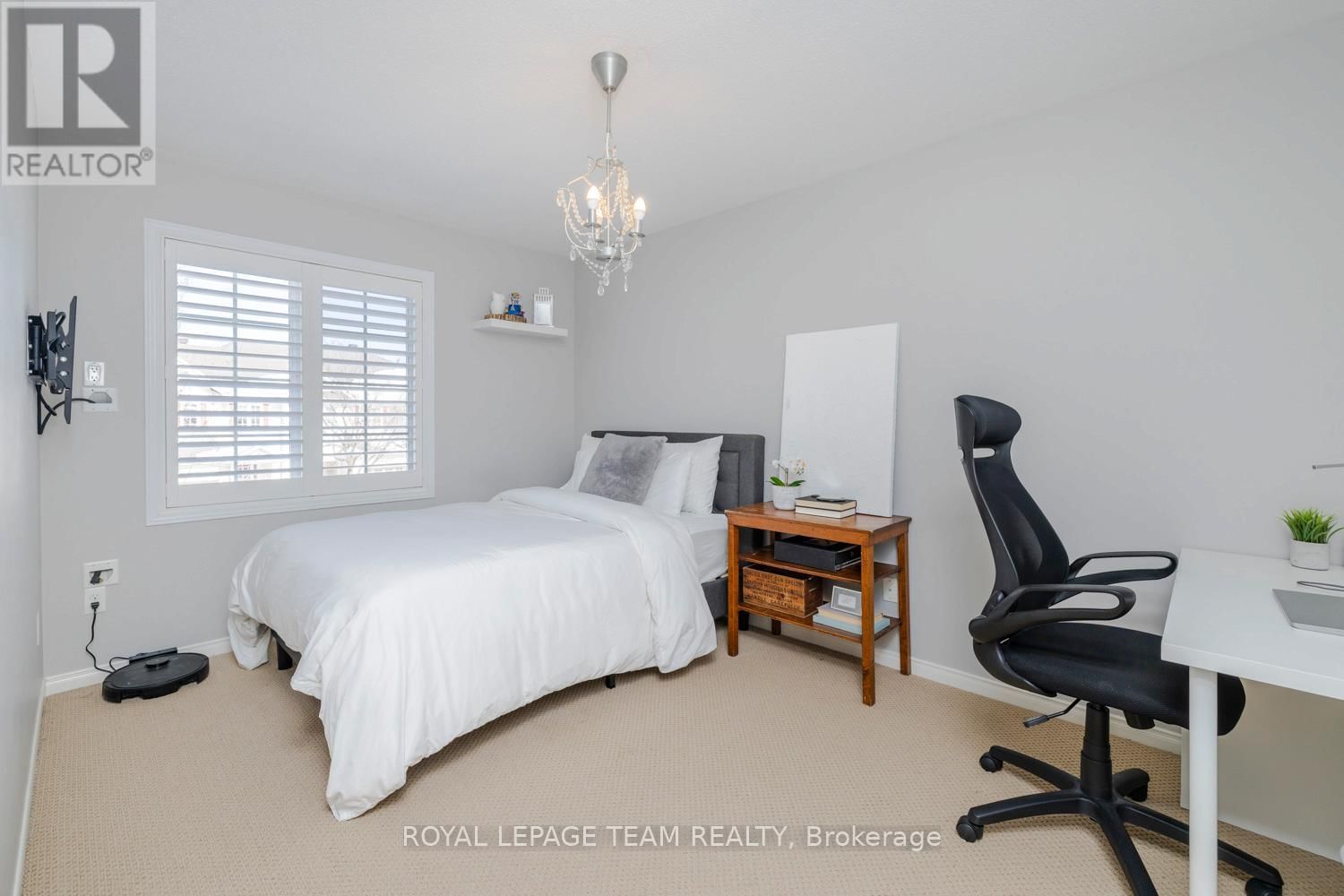 103 CEDARDOWN PRIVATE Image 22