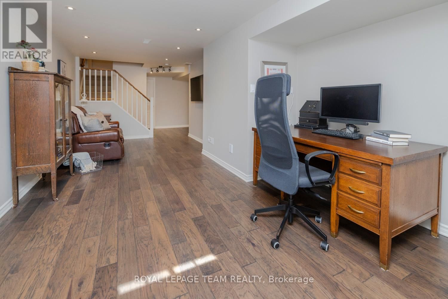 103 CEDARDOWN PRIVATE Image 30