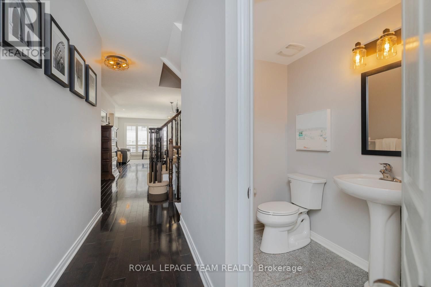 103 CEDARDOWN PRIVATE Image 5