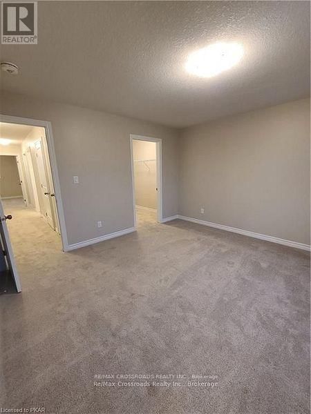 214 HERITAGE PARK DRIVE Image 13