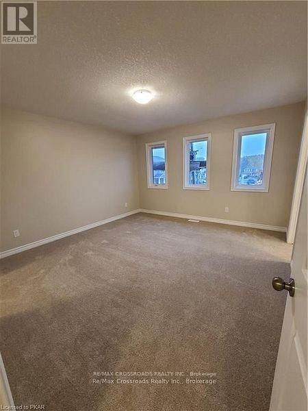 214 HERITAGE PARK DRIVE Image 15